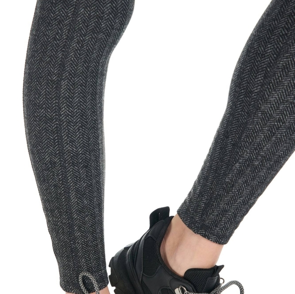 RUN HERRINGBONE JACQUARD WARM LEGGING size small nwt - Picture 3 of 6
